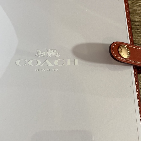 Coach Floral Notebook NWT - Picture 4 of 8